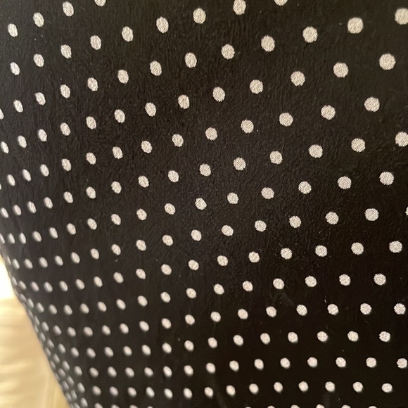 Chapter Club - 6 - Women’s Black & White Polkadot Top - Picture 5 of 6